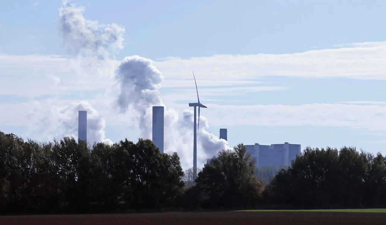 Trump administration orders coal plants to remain operational