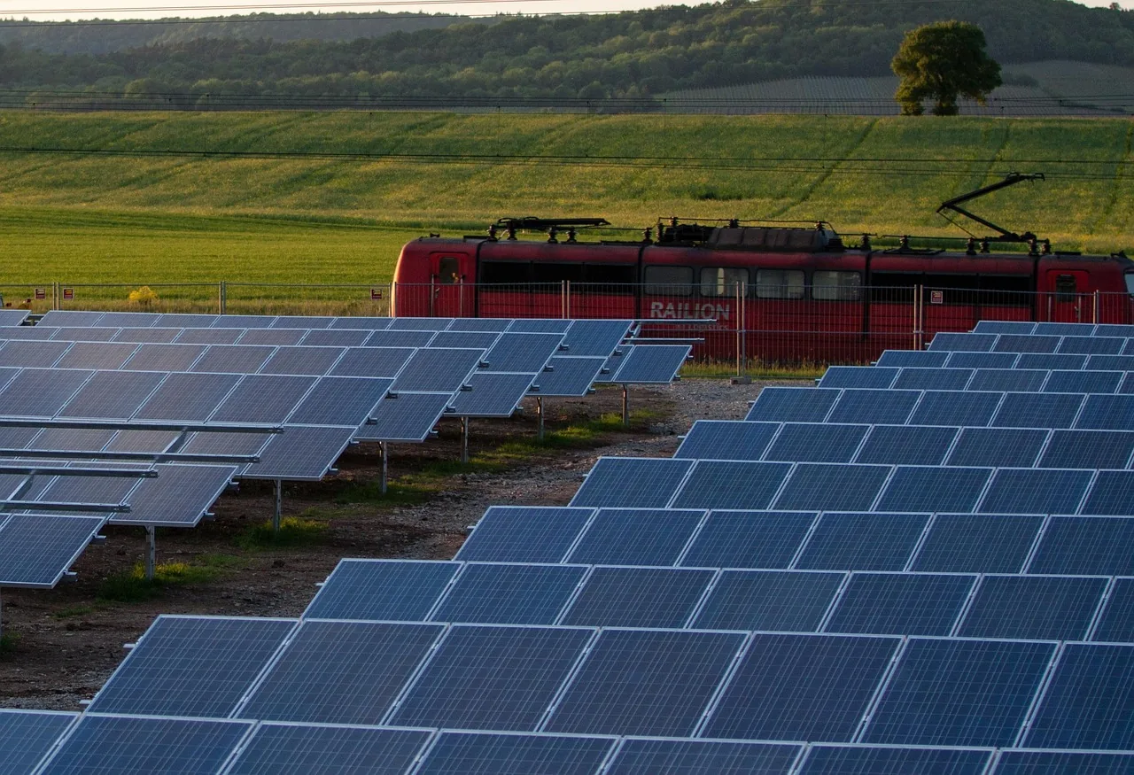 Recurrent Energy secures $695M for 330 MW California solar project